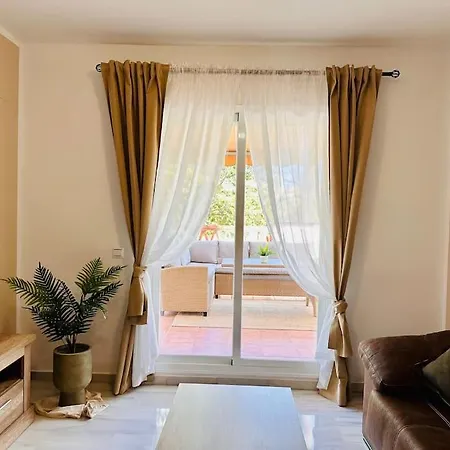 Daire Encantador Vista Golf, Grande Terraza *